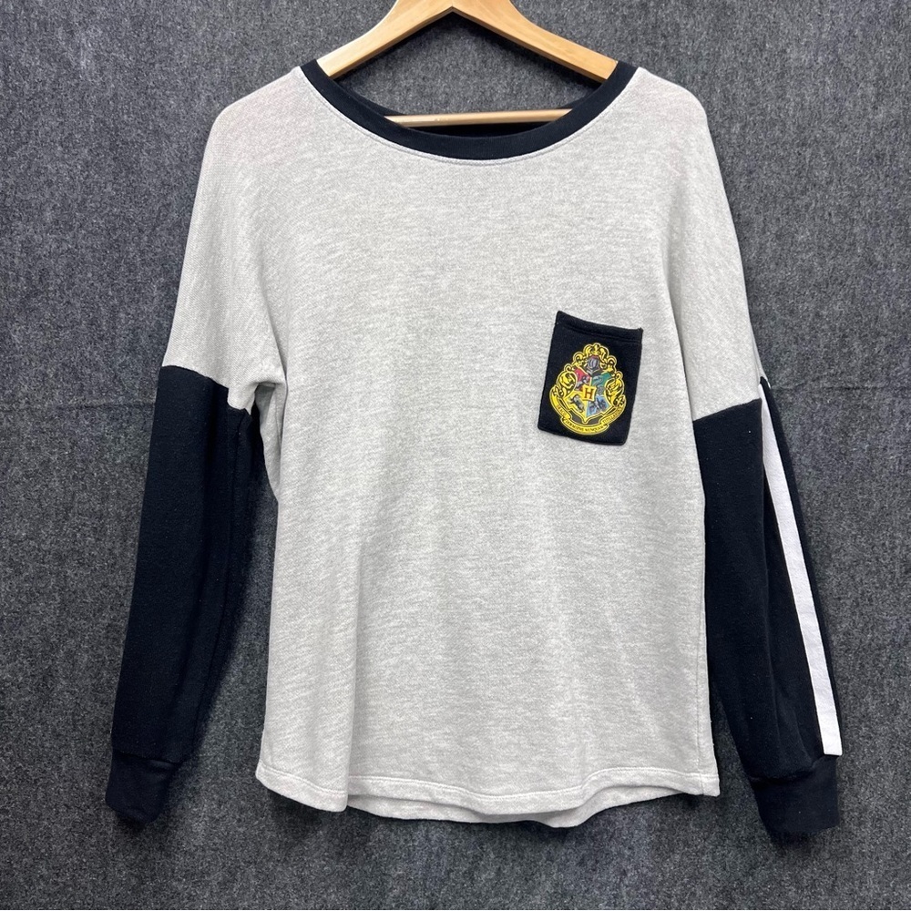 Harry Potter Hogwarts School of Witchcraft Grey/Black Sweater Size M